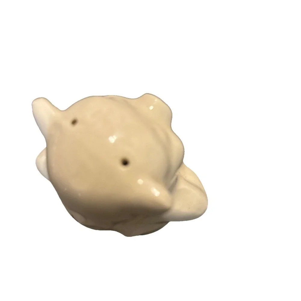 One Shawnee Pottery SMILEY PIG , Salt OR Pepper Shaker